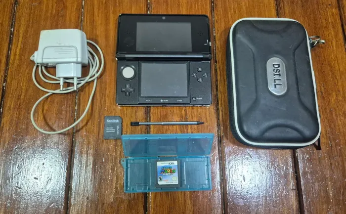 Nintendo 3DS Desbloqueado + 32GB + Bolsa + Carregador + 15 Jogos + Super Mario 64 DS