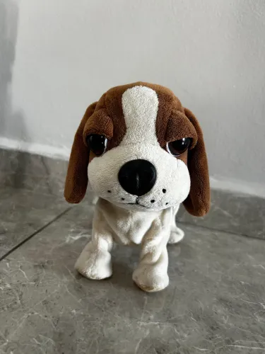 Cachorro de pelúcia eletrônico 