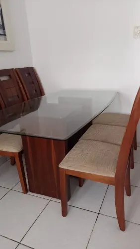 Mesa de jantar madeira 6 lugares
