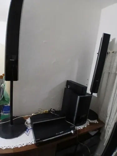 Vendo Home Theater da marca Sony, em ótimo estado de conservação