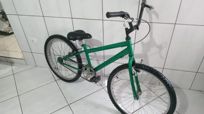 Bicicleta aro 24 impecável so andar posso levar com taxa