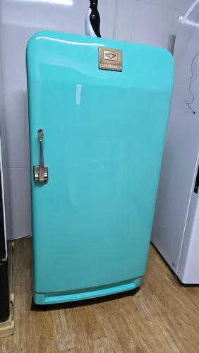 Geladeira Antiga frigidaire 1957 restaurada funcionando perfeitamente.