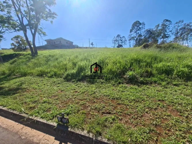 Terreno c/ área de 767,00m² no condomínio Campos do Conde Taubaté