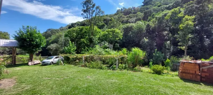 Sitio de 22 hectares a poucos quilometros de Canela