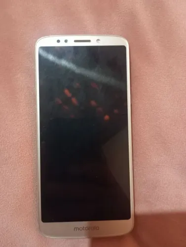 Vendo moto E5 / precisa trocar a tela e botão lateral