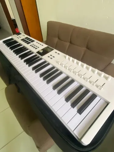 Arturia Mk3 Essential 61 | Divido em até 21 vezes nos cartões!!