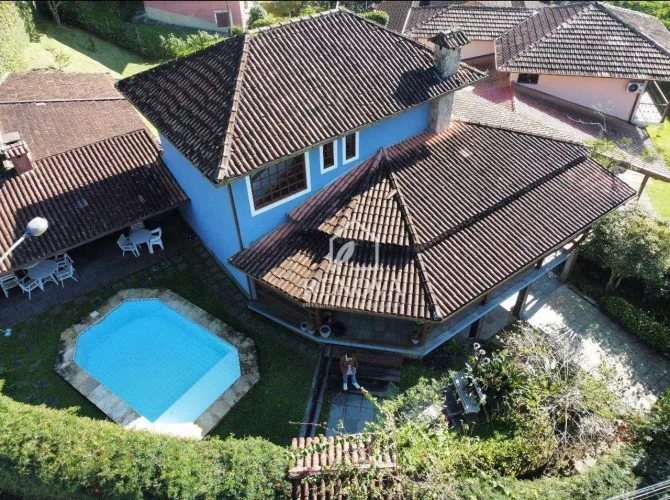 Casa com 4 quartos à venda, 313 m² por R$ 1.380.000 - Carlos Guinle - Teresópolis/RJ