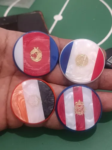 Lote com 4 botões zerados futebol de botão