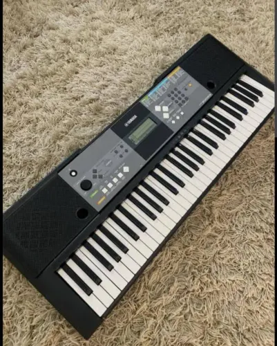 Teclado Yamaha PSR E233