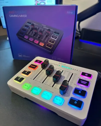 MESA AUDIO 4 CANAIS RGB FIFINE GAMING
