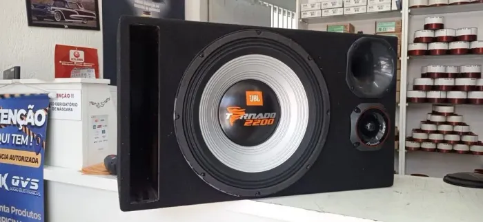 CAIXA TRIO TORNADO 2200 15 POL