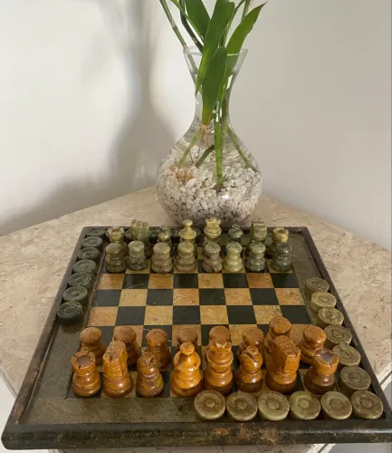 Jogo de Tabuleiro com Xadrez e Dama