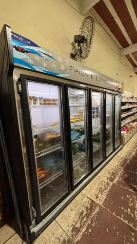 Expositor Refrigerado Auto Serviço Polofrio 300cm - 5 Portas - Usado - Ótimo Estado
