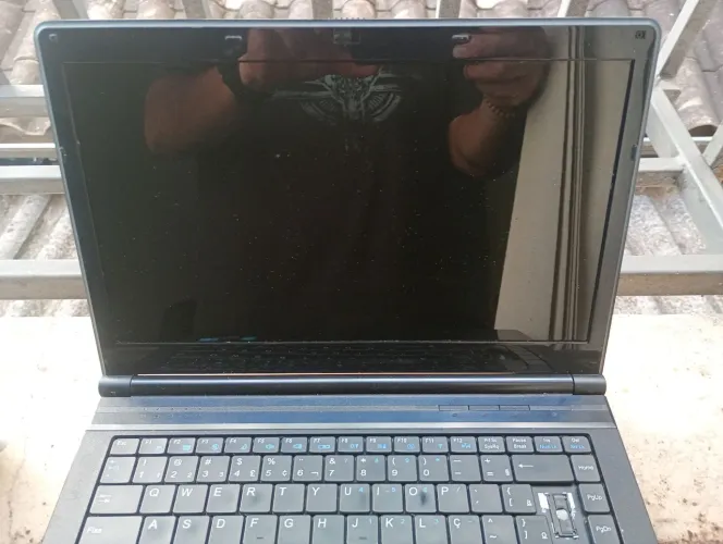 Carcaça com tela Positivo notebook