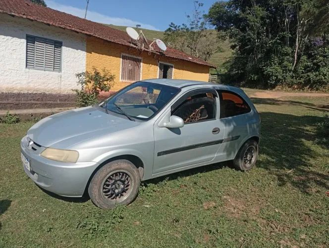 Chevrolet Celta 1.0/super/n.piq.1.0 MPFI VHC 8V 3P 2001