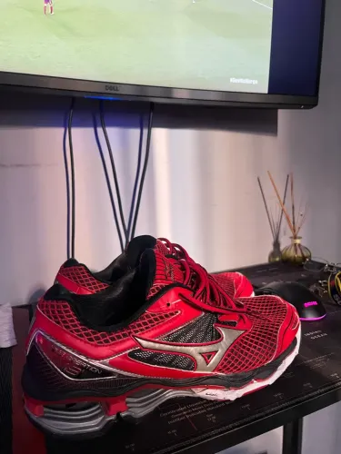 Mizuno Wave Creation 18 