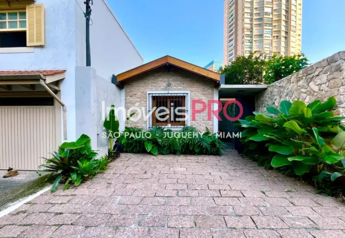 Linda casa de vila totalmente nova em Pinheiros !