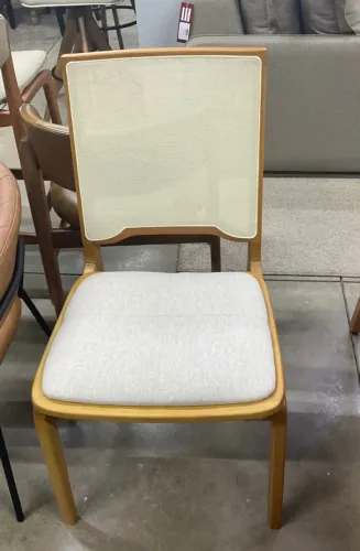 VENDO 3 CADEIRA NOVA (PREÇO DO JOGO COM 3)