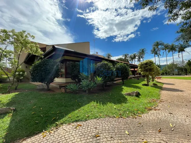 Casa em Condomínio Locação - Parque Xangrila