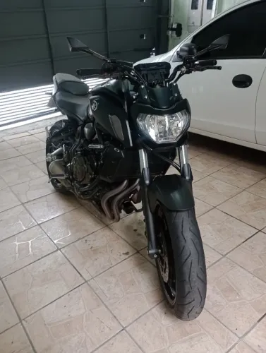 MT 07 sem detalhes