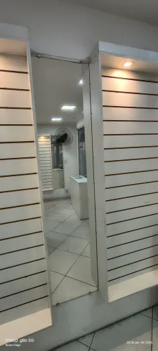 Painel Canaletado em MDF para Loja / Comércio / Ótimo para expor suas mercadorias !