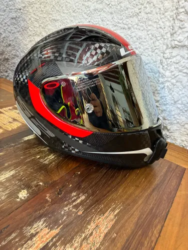Vendo capacete ls2 de carbono