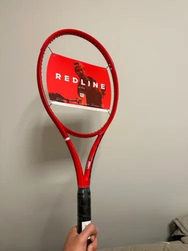 WILSON DEFYER REDLINE PRO | 98 | 305g | 16x20 | 2026