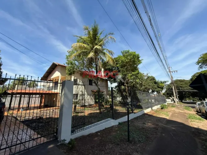 Sobrado para alugar em Maringá, Zona 05, com 4 quartos, com 250 m²