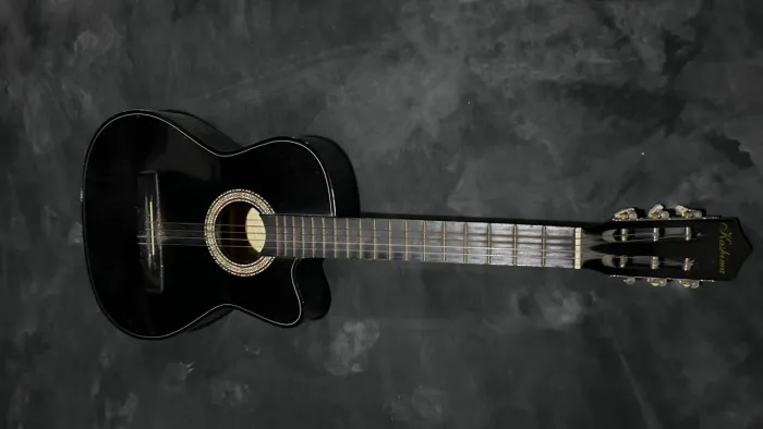 Violão kashima zerado!