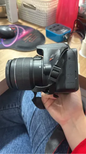Canon EOS Rebel T6 + Lente 18-55mm + Bolsa + Cartão + Carregador | Excelente Estado
