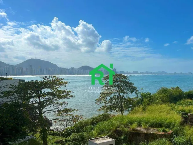 Apartamento à beira mar com 2 quartos (1 suíte), 1 vaga e lazer à venda em Jardim Astúrias