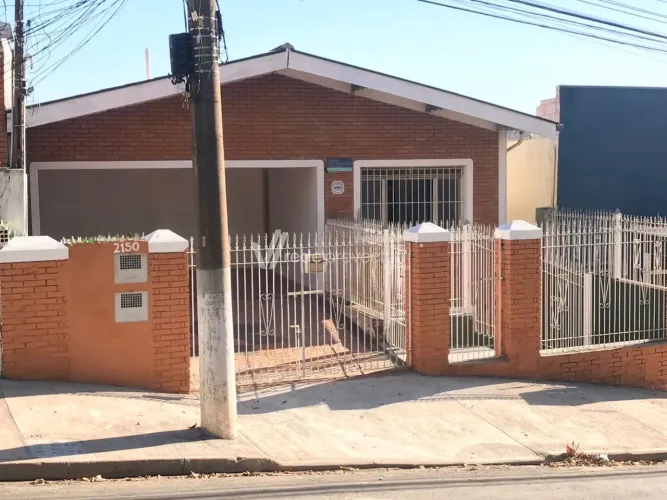 Casa à Venda na Vila Georgina: Imóvel Versátil, 2 pavimentos independentes, 3 dormitórios