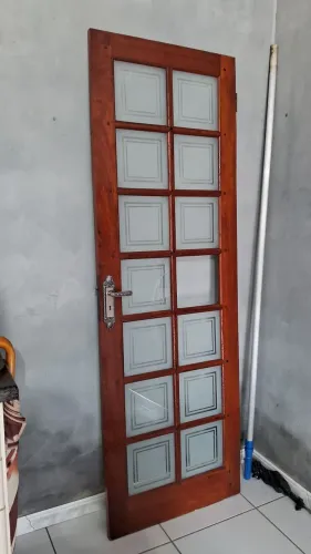 Vendo porta madeira maçisa completa só instalar