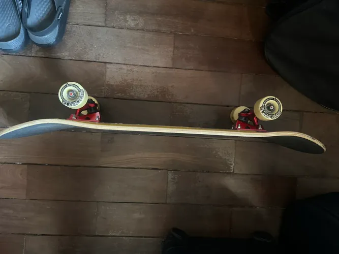 Skate Montado Hondar Iniciante Serie Kuso Chocolate