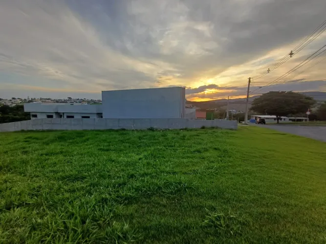 Lindo terreno no Village Ipanema 2 em Araçoiaba 