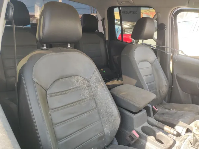 JOGO DE BANCOS ELÉTRICOS AMAROK EM COURO