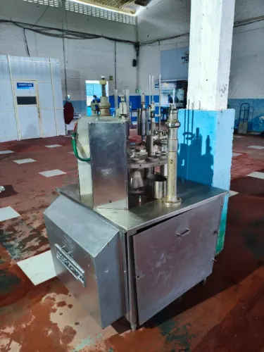 Vende-se Envasadora de copos BRASHOLANDA 