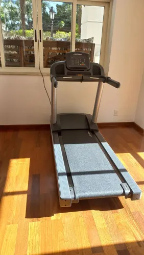 Esteiras life fitness em perfeito estado!