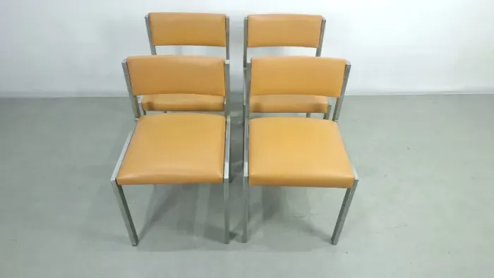 Set de 4 Cadeiras Design Década de 60, em aço cromado. Firmes e resistentes