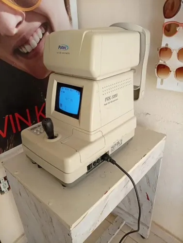 Vendo auto refrator óptico 