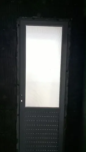 Porta alumínio