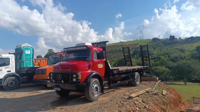 Mercedes 1313 Plataforma hidráulica