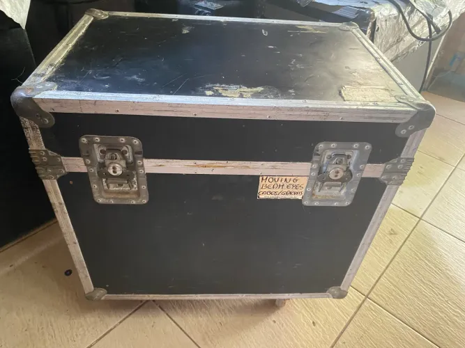 Case baú para cabos e iluminação