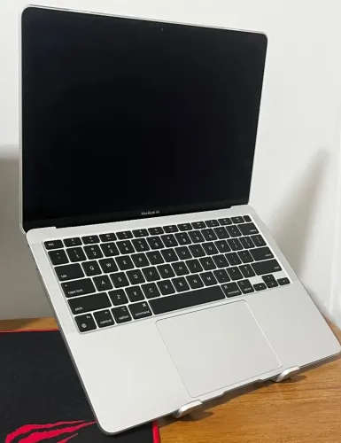 MACBOOK AIR M1