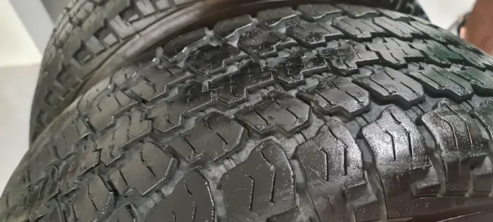 Pneu FORD RANGER usado