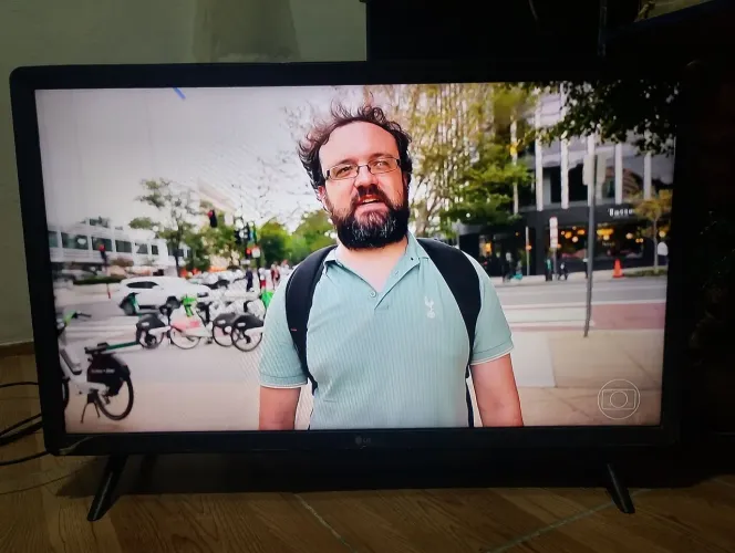 TV LG smart bluetooth 32 polegadas muito nova imagem perfeita