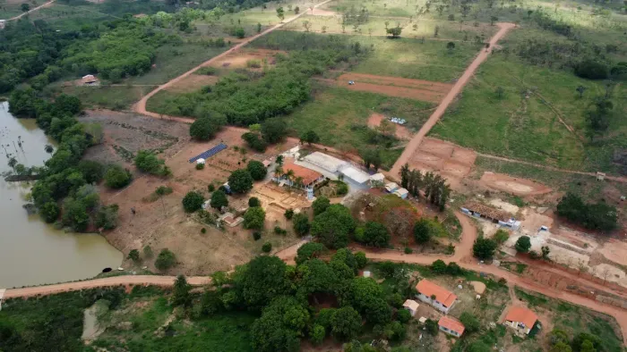 Terrenos com Financiamento Facilitado em Condomínio com Segurança e Lazer