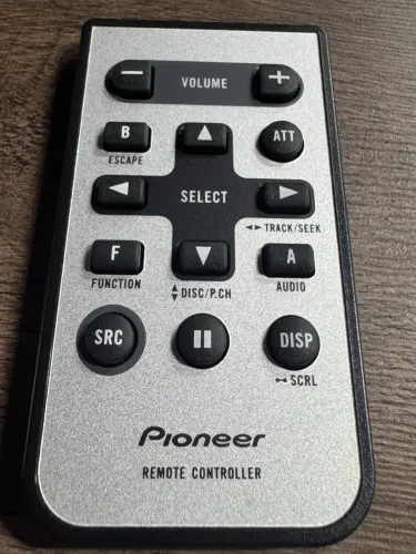 controle novo e original pioneer para som automotivo na oferta 99,00
