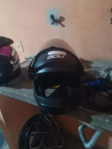 Vendo capacete marca GOW tamanho 58