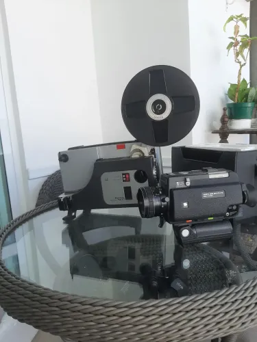 FILMADORA SUPER 8 E PROJETOR
